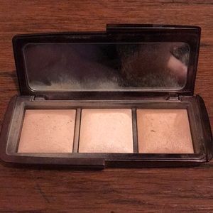 HOURGLASS Ambient Lighting Palette